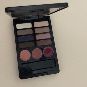 Estée Lauder eyeshadow / lip gloss combo